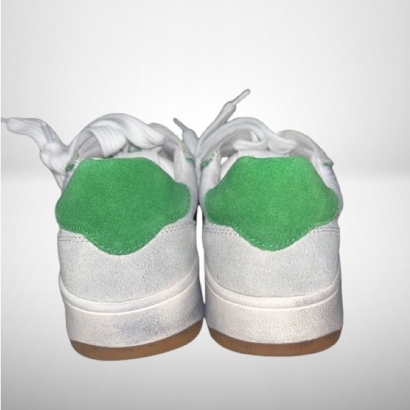 New Women’s Size 7 and 8 White/Green/Grey Alec Distressed Leather Sneaker - Picture 3 of 6